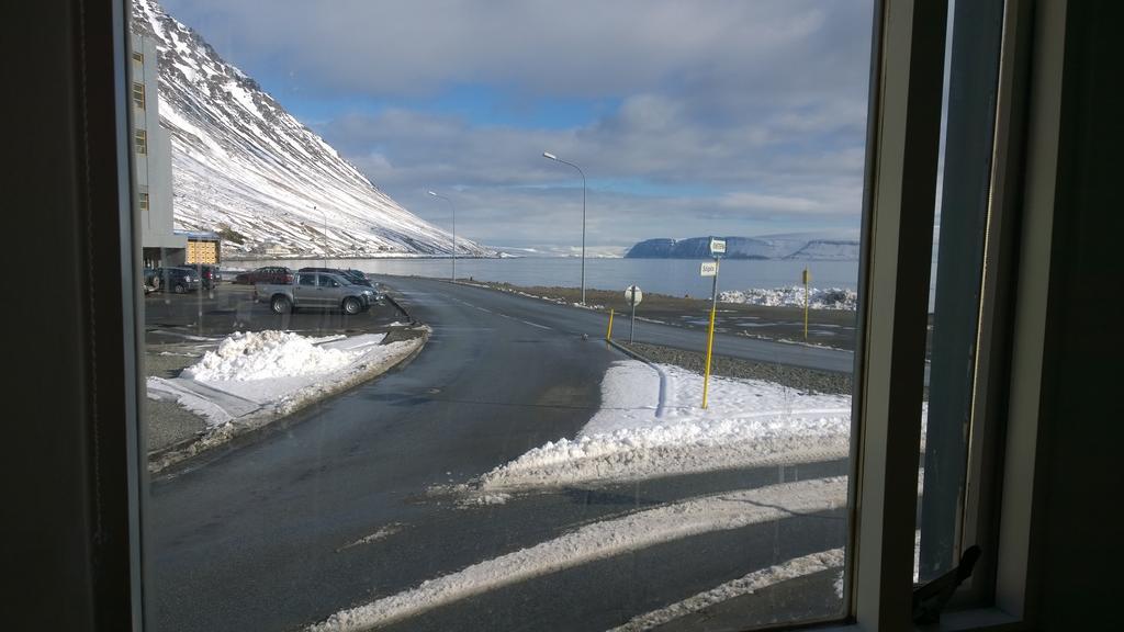 Budget Apartment With Ocean View Ísafjörður Eksteriør billede